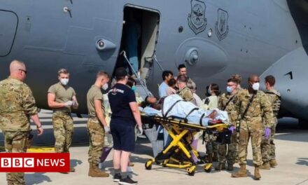 Afghanistan: Woman gives birth on US evacuation plane