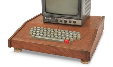 An original Apple-1 computer sells for $400,000