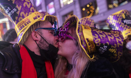 Limited revelers return to Times Square to usher in 2022
