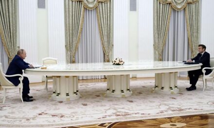 Why the big table in Moscow? Macron refused a Russian Covid test