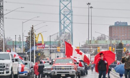 Protesters Defy Order to Open Bridge Between Ontario and Michigan