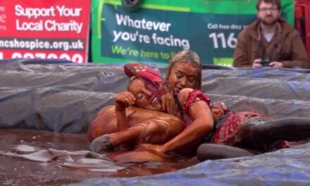 Gravy grappling: Wrestlers compete for world title in pools of sauce