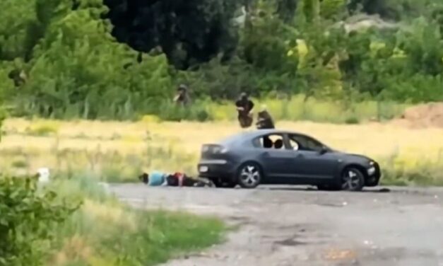 Video: Russian soldiers emerge from forest after couple makes wrong turn on their drive